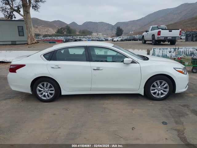 Nissan Altima 2.5 S 2018 1N4AL3AP4JC209269 Image 13