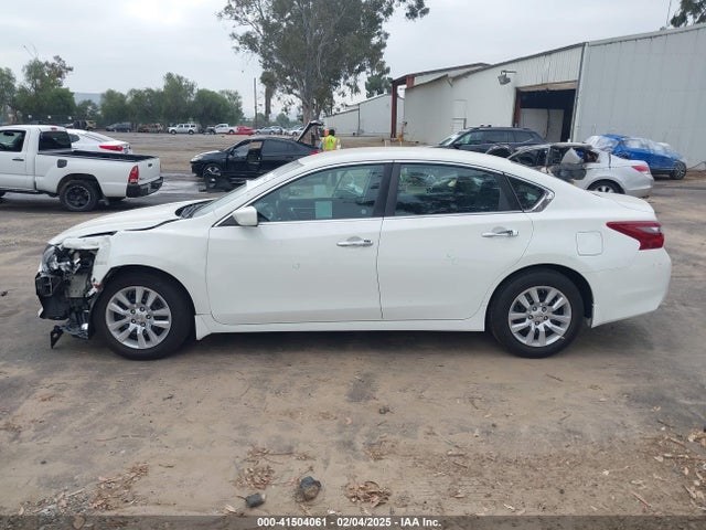 Nissan Altima 2.5 S 2018 1N4AL3AP4JC209269 Image 14