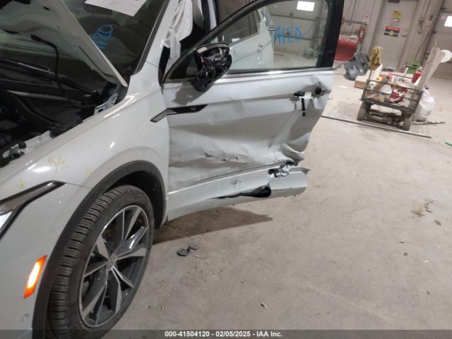 3VV4B7AX5RM129797 Volkswagen Tiguan 2.0t Sel R-line