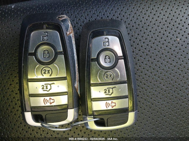 1FMCU9J96LUC74945 Ford Escape Titanium