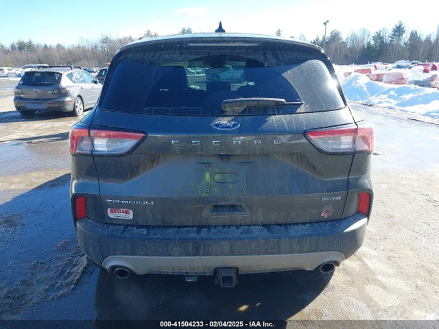 1FMCU9J96LUC74945 Ford Escape Titanium