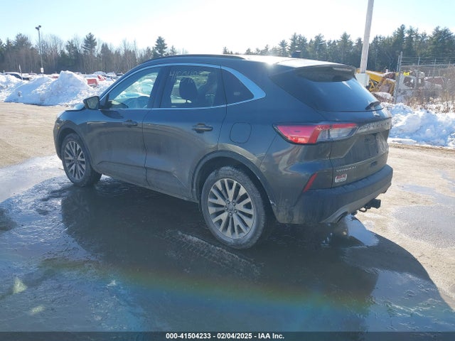 1FMCU9J96LUC74945 Ford Escape Titanium