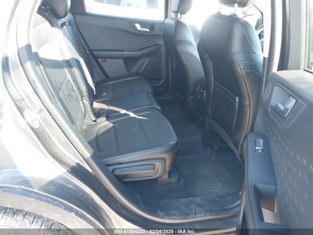 1FMCU9J96LUC74945 Ford Escape Titanium