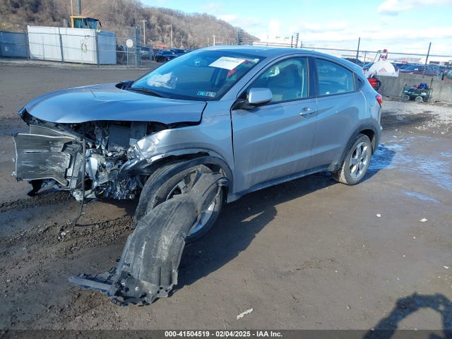 Honda HR-V LX 2017 3CZRU6H38HG709077 Image 2