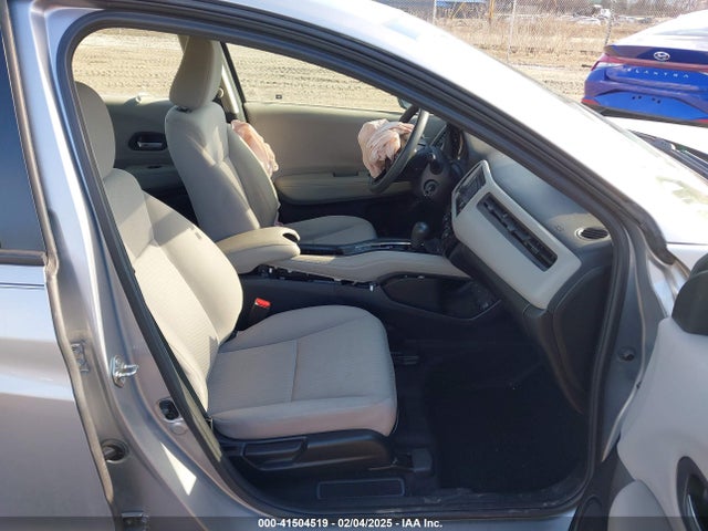 Honda HR-V LX 2017 3CZRU6H38HG709077 Image 5