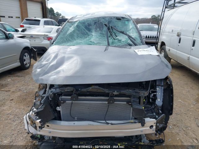 2T3K1RFV7RC277770 Toyota RAV4 LE