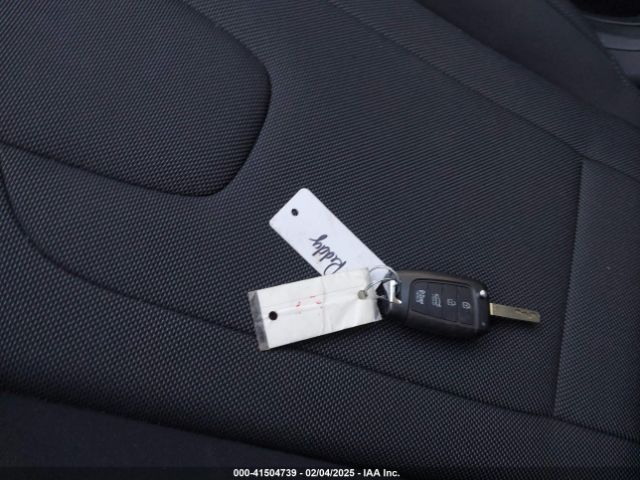 KMHLL4AG4NU368250 Hyundai ELANTRA SE