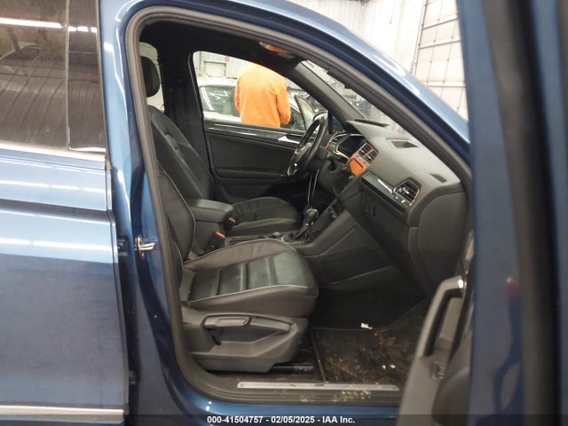 3VV4B7AXXJM143568 Volkswagen Tiguan 2.0t Sel Premium