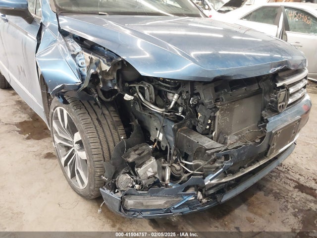 3VV4B7AXXJM143568 Volkswagen Tiguan 2.0t Sel Premium