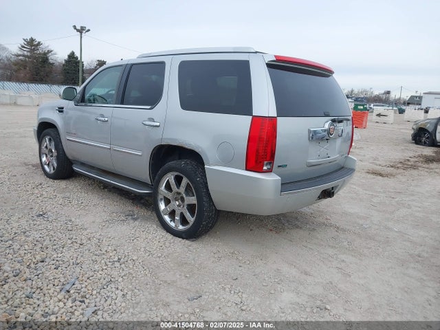 2011 CADILLAC ESCALADE 1GYS4AEF5BR140506 Photo 2