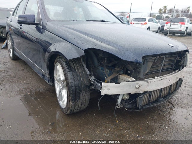 Продажа на аукционе авто 2013 Mercedes-benz C 250 Luxury/sport, vin: WDDGF4HB6DA773149, номер лота: 41504815