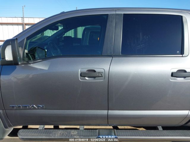 1N6AA1E52HN555152 Nissan Titan Pro-4x