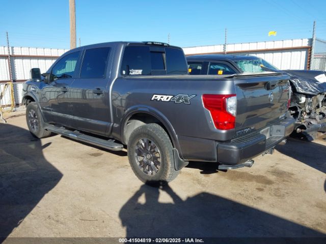 1N6AA1E52HN555152 Nissan Titan Pro-4x