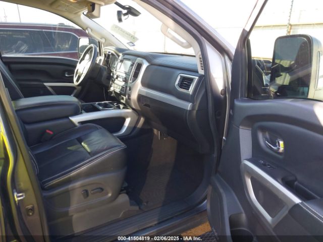 1N6AA1E52HN555152 Nissan Titan Pro-4x