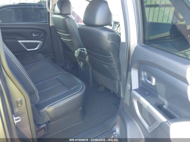 1N6AA1E52HN555152 Nissan Titan Pro-4x