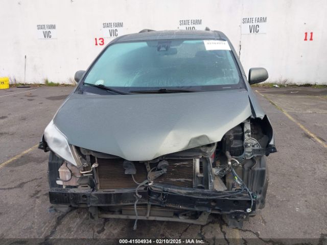5TDKZ3DC3LS050672 Toyota SIENNA LE