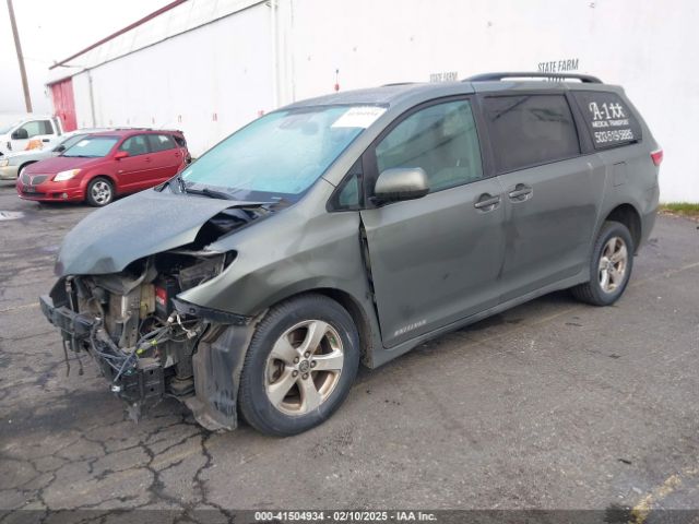 5TDKZ3DC3LS050672 Toyota SIENNA LE