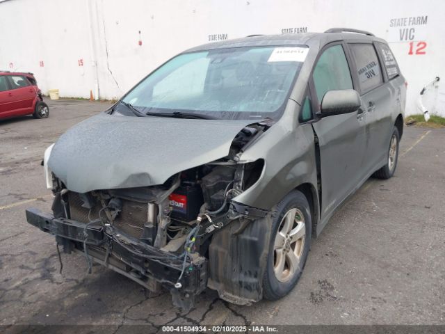 5TDKZ3DC3LS050672 Toyota SIENNA LE