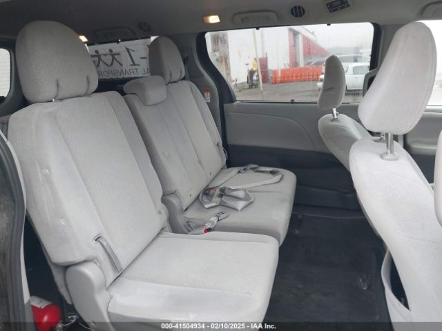 5TDKZ3DC3LS050672 Toyota SIENNA LE