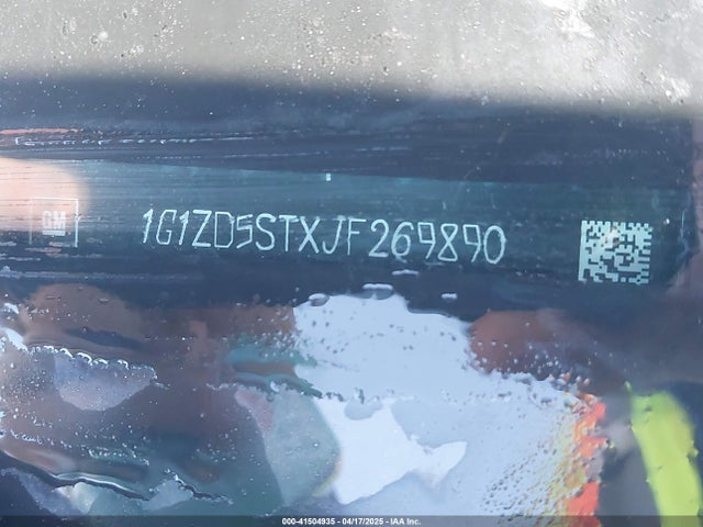 1G1ZD5STXJF269890 Chevrolet MALIBU LT