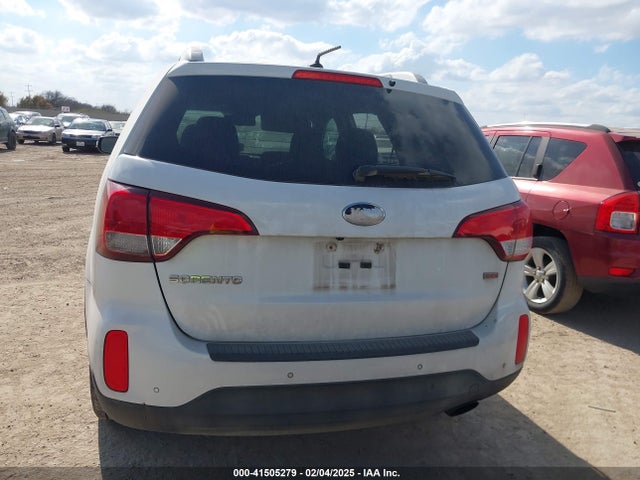 KIA SORENTO LX 2015 5XYKT3A69FG565497 Image 16