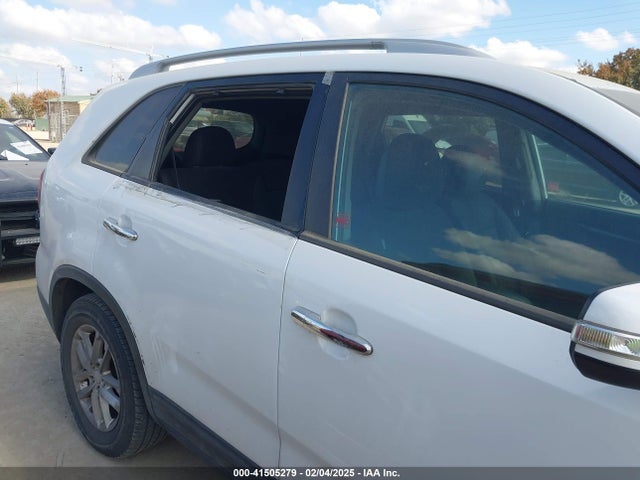 KIA SORENTO LX 2015 5XYKT3A69FG565497 Image 6