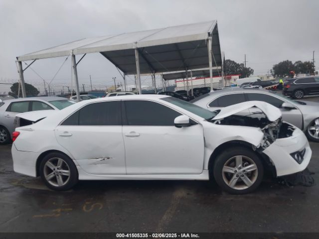 4T1BF1FK3EU825127 Toyota CAMRY SE