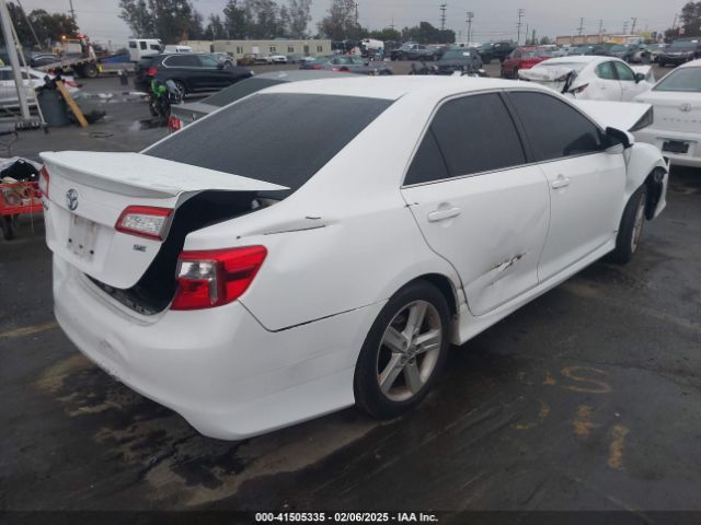 4T1BF1FK3EU825127 Toyota CAMRY SE