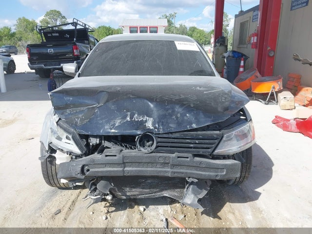 3VWD17AJXEM359954 Volkswagen Jetta 1.8t Se
