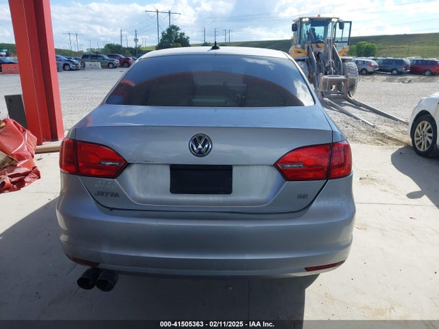 3VWD17AJXEM359954 Volkswagen Jetta 1.8t Se