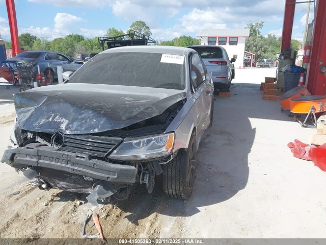 3VWD17AJXEM359954 Volkswagen Jetta 1.8t Se