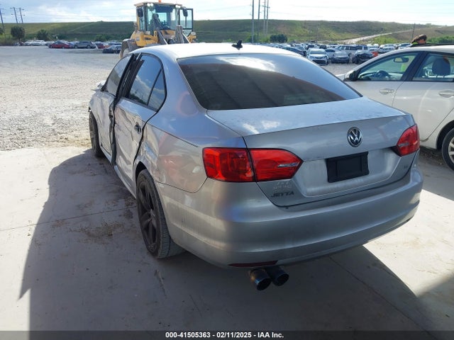 3VWD17AJXEM359954 Volkswagen Jetta 1.8t Se