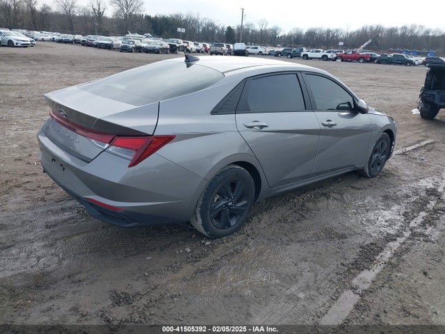 KMHLM4AG1MU209486 Hyundai ELANTRA SEL