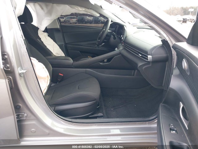 KMHLM4AG1MU209486 Hyundai ELANTRA SEL