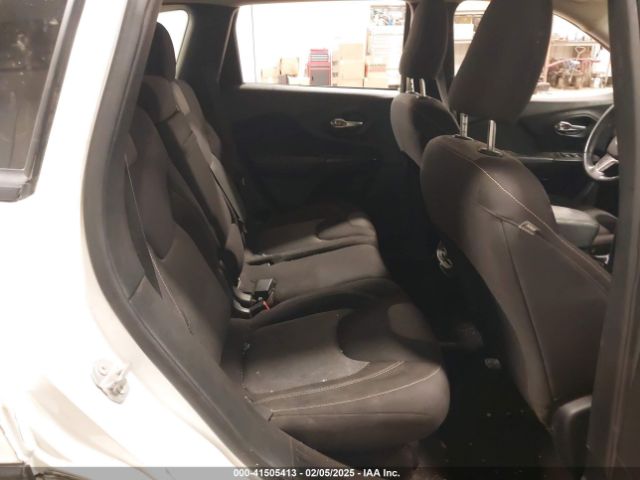 1C4PJLAB3HW561735 Jeep Cherokee Sport