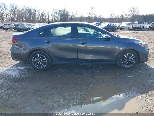 3KPF24AD1PE611993 KIA Forte Lxs