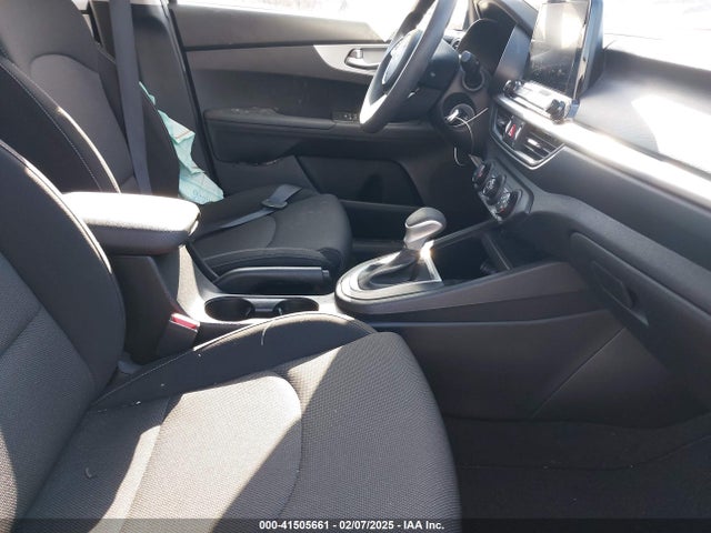 3KPF24AD1PE611993 KIA Forte Lxs