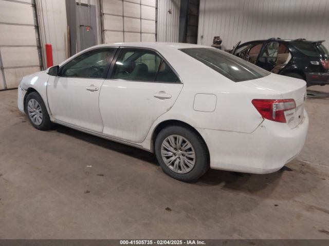 4T1BF1FK1EU303824 Toyota CAMRY LE