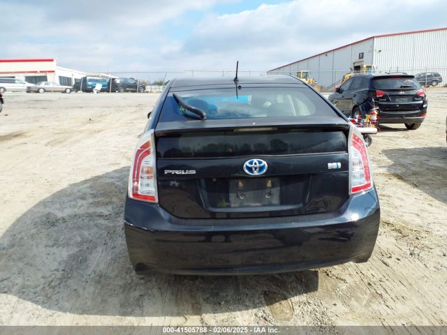 JTDKN3DU9E1810558 Toyota Prius Two