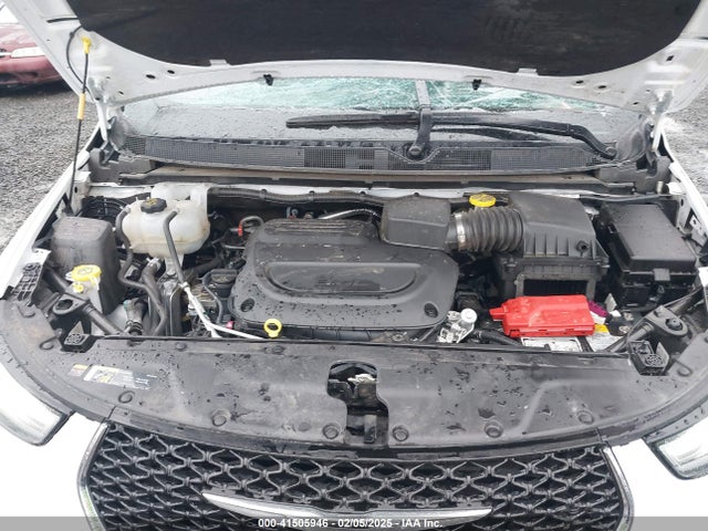 Chrysler Pacifica Touring L 2024 2C4RC1BG3RR165624 Image 10