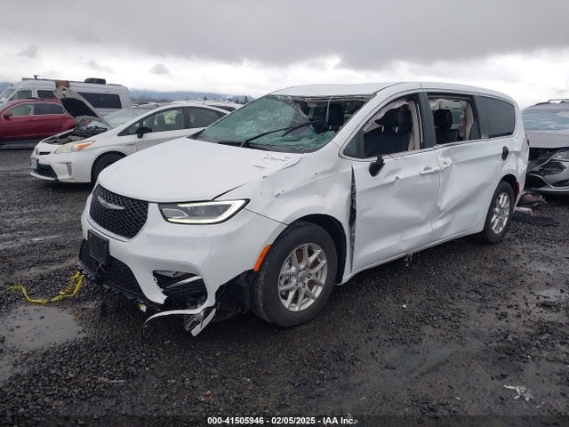 Chrysler Pacifica Touring L 2024 2C4RC1BG3RR165624 Image 2