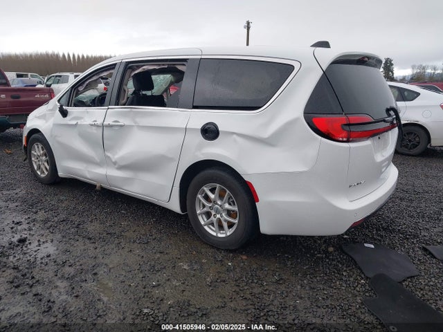 Chrysler Pacifica Touring L 2024 2C4RC1BG3RR165624 Image 3