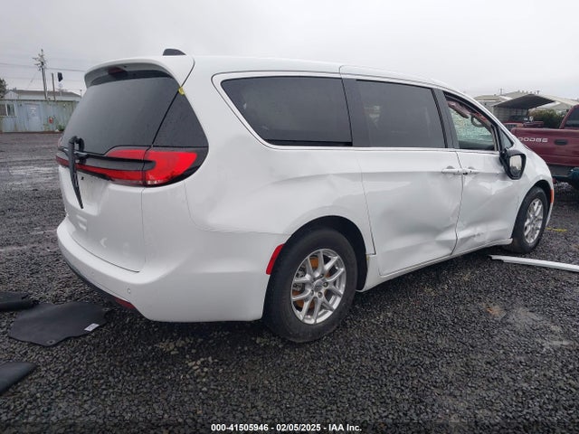Chrysler Pacifica Touring L 2024 2C4RC1BG3RR165624 Image 4