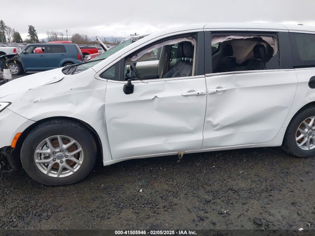 Chrysler Pacifica Touring L 2024 2C4RC1BG3RR165624 Image 6