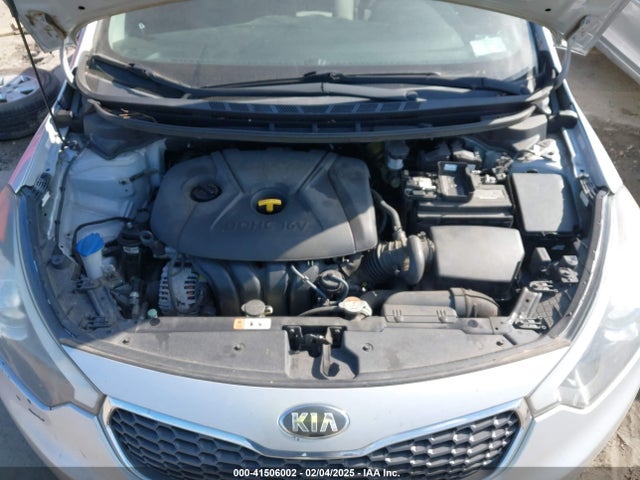 KIA FORTE LX 2016 KNAFK4A69G5518780 Image 10