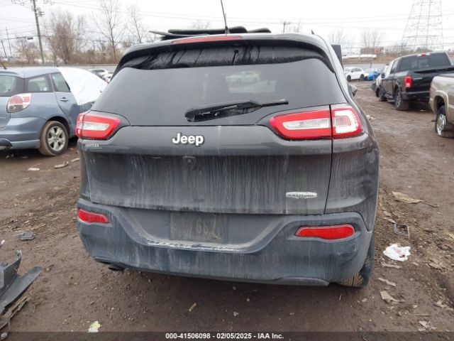 1C4PJLCB5FW721589 Jeep Cherokee Latitude