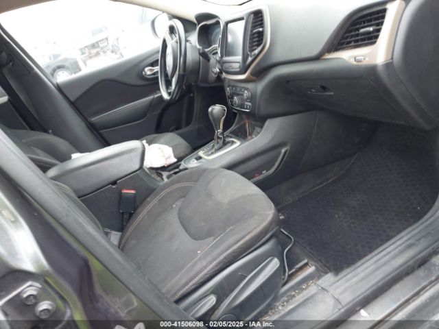 1C4PJLCB5FW721589 Jeep Cherokee Latitude