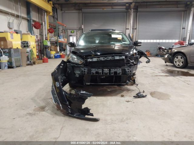 1FADP3M23JL243205 Ford FOCUS SEL