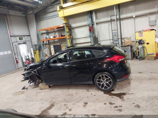 1FADP3M23JL243205 Ford FOCUS SEL