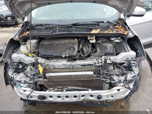 1FMCU0HDXJUC01113 Ford ESCAPE SEL